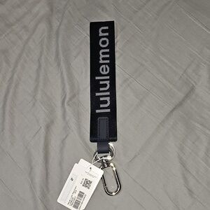 Lululemon Never Lost Keychain!! Nwts. TRNV/WHT!! Rare Hard To Find!!